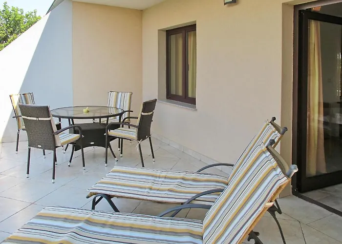 Urdih-1 By Interhome Appartement Malinska